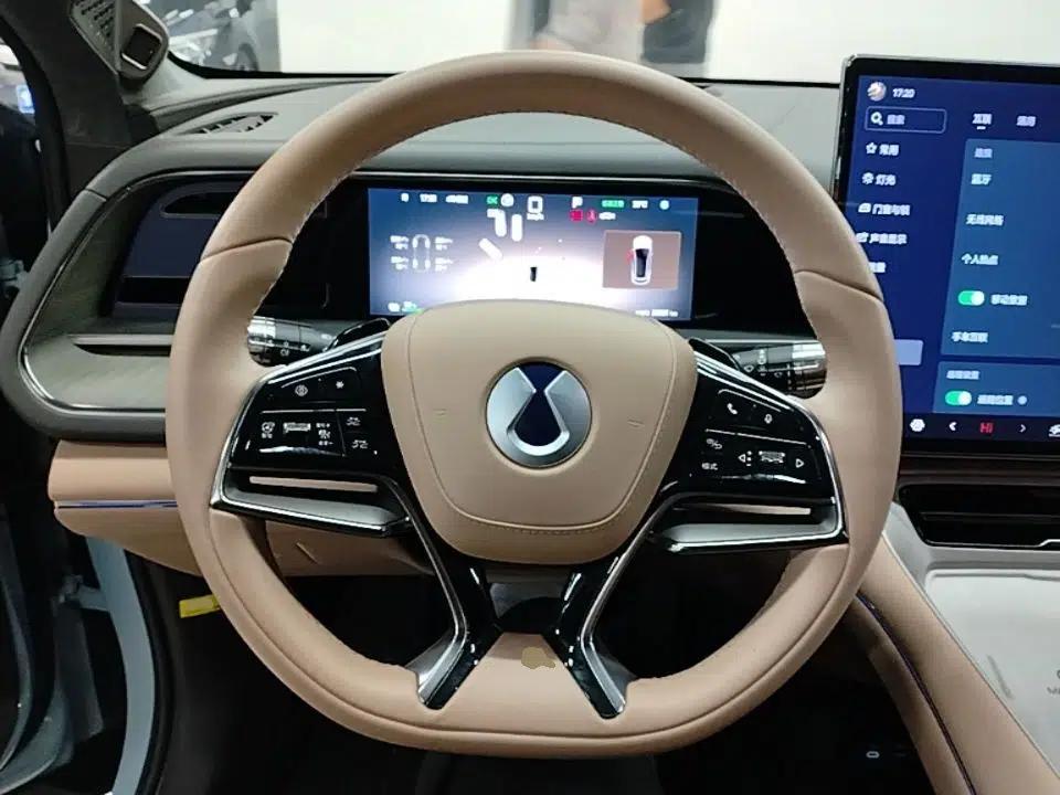 Denza N7 2024 630 All-Wheel Drive Intelligent Driving Max Edition — миниатюра 14