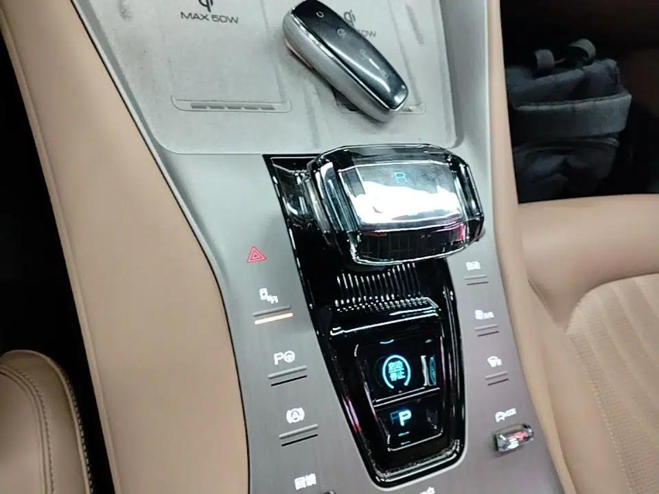 Denza N7 2024 630 All-Wheel Drive Intelligent Driving Max Edition — миниатюра 17