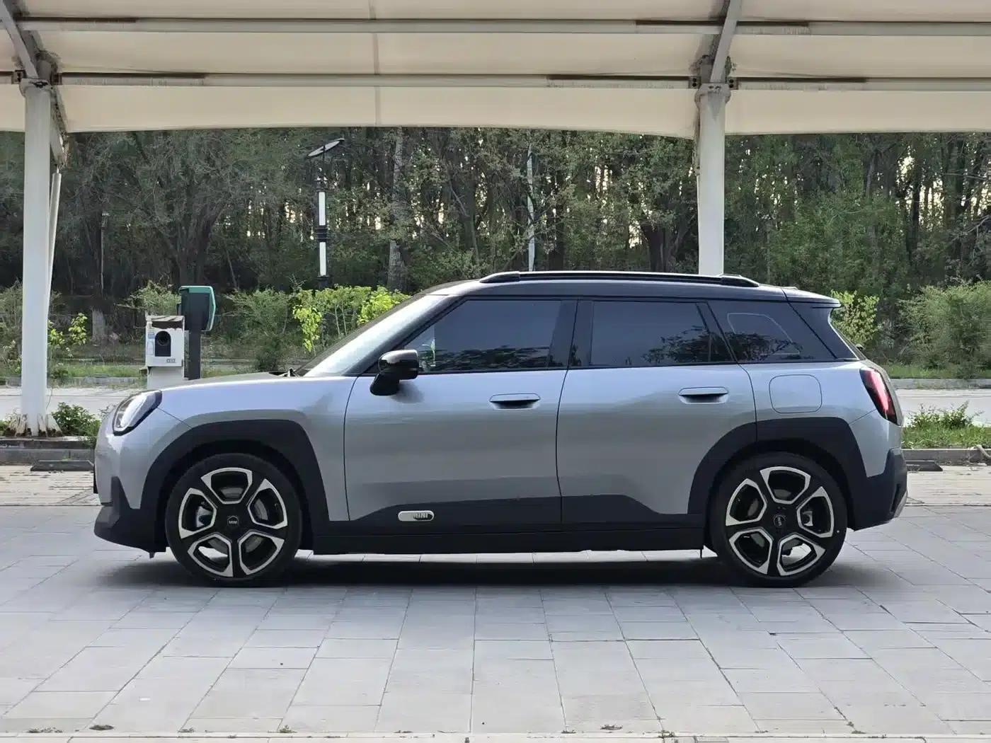 2025 Electric MINI Aceman SE Artist — миниатюра 2