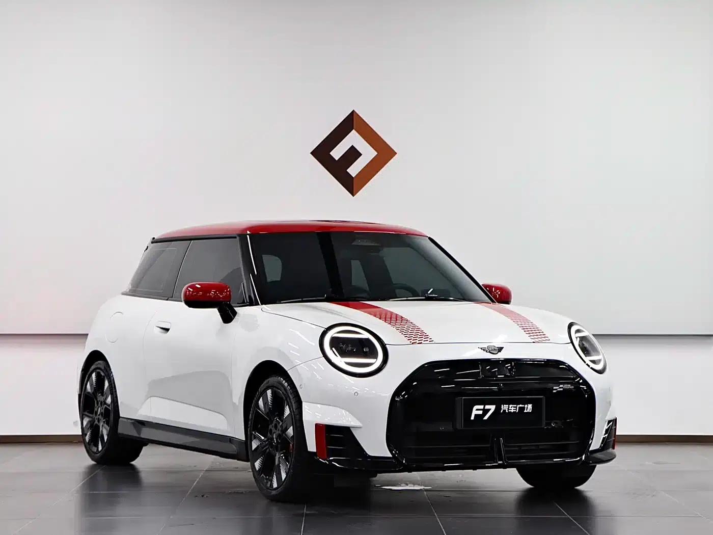 2025 JCW Aceman Electric MINI (JOHN COOPER WORKS) — миниатюра 3