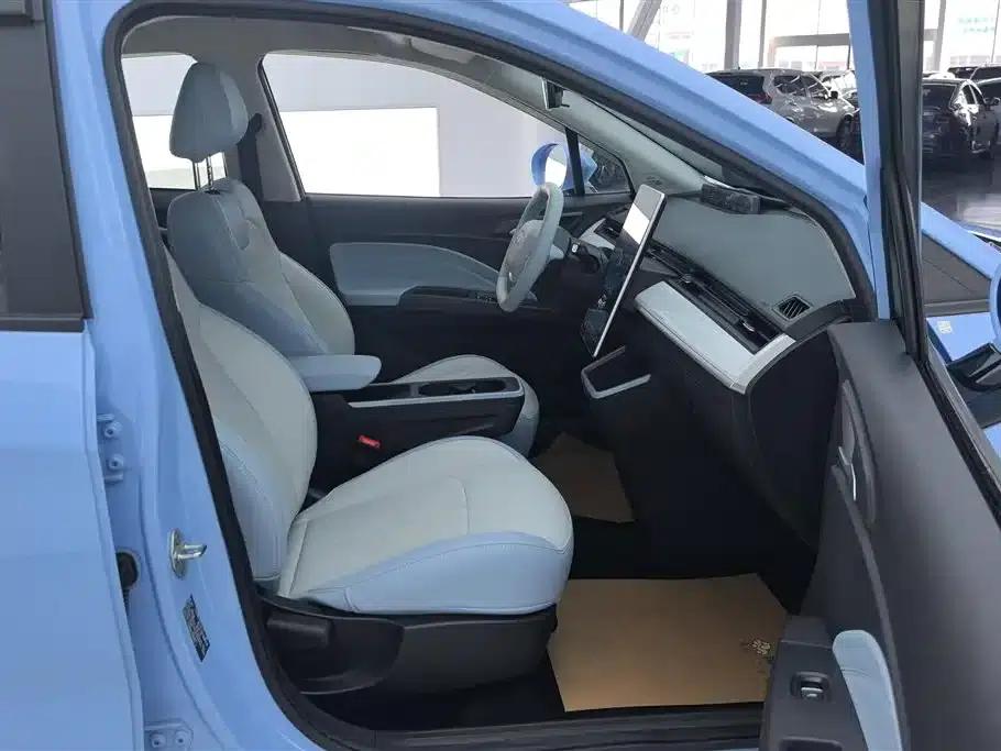 Nezha AYA 2023 Facelift 401 Lite — миниатюра 8