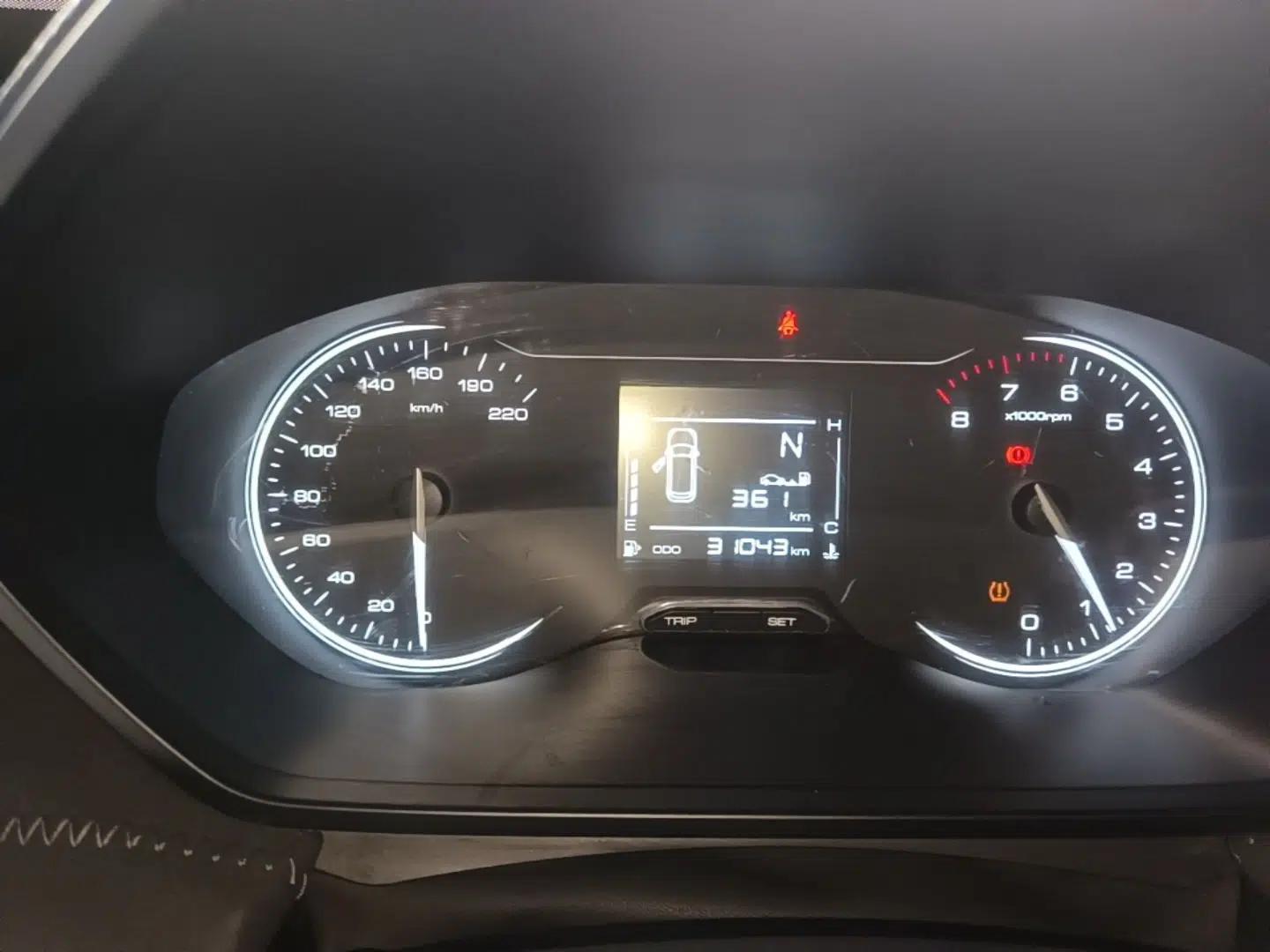 Wuling Alvez 2022 1.5L Manual Comfort Version — миниатюра 15