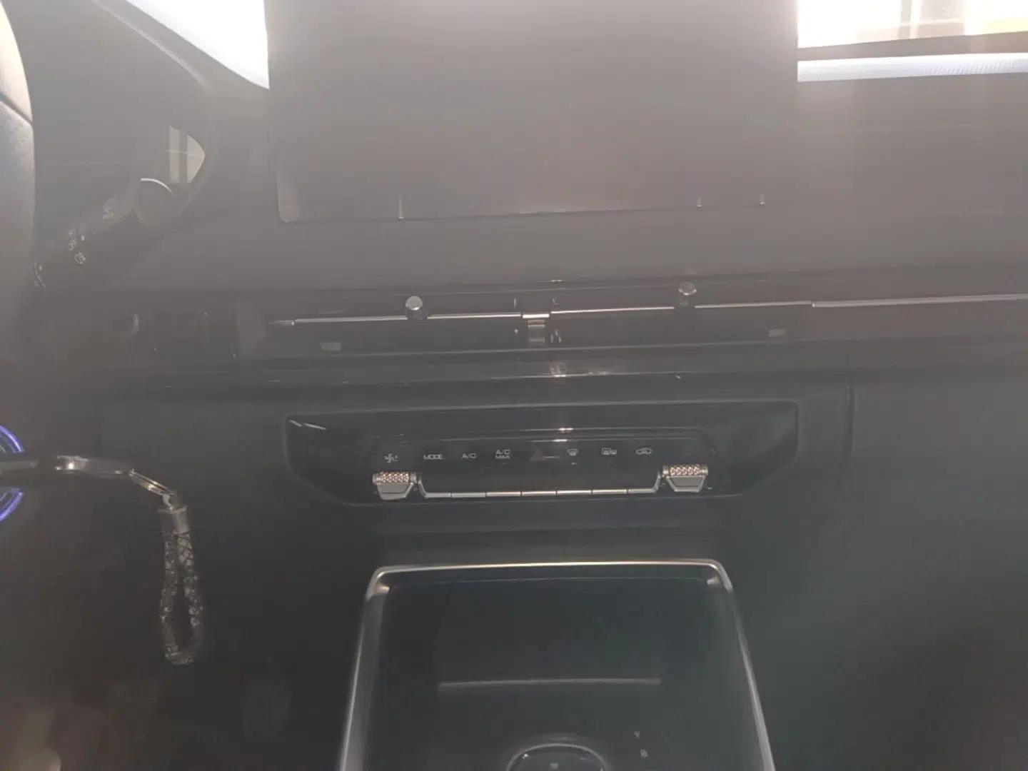 Wuling Alvez 2022 1.5L Manual Comfort Version — миниатюра 16
