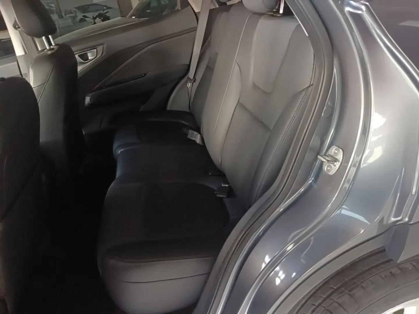 Wuling Alvez 2022 1.5L Manual Comfort Version — миниатюра 20