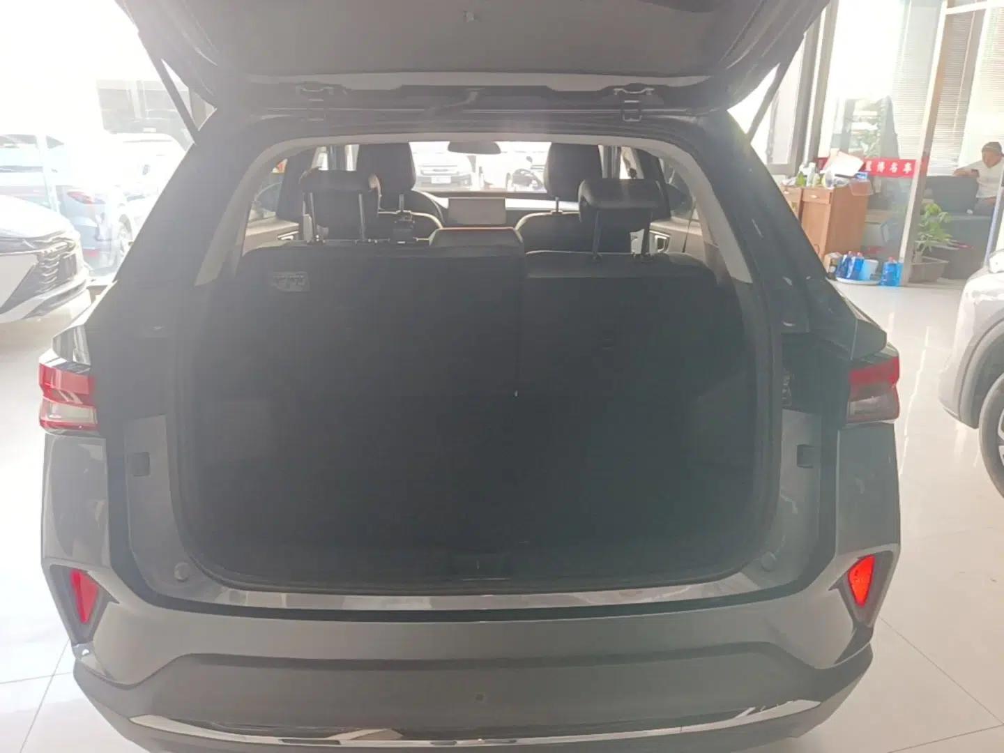Wuling Alvez 2022 1.5L Manual Comfort Version — миниатюра 22