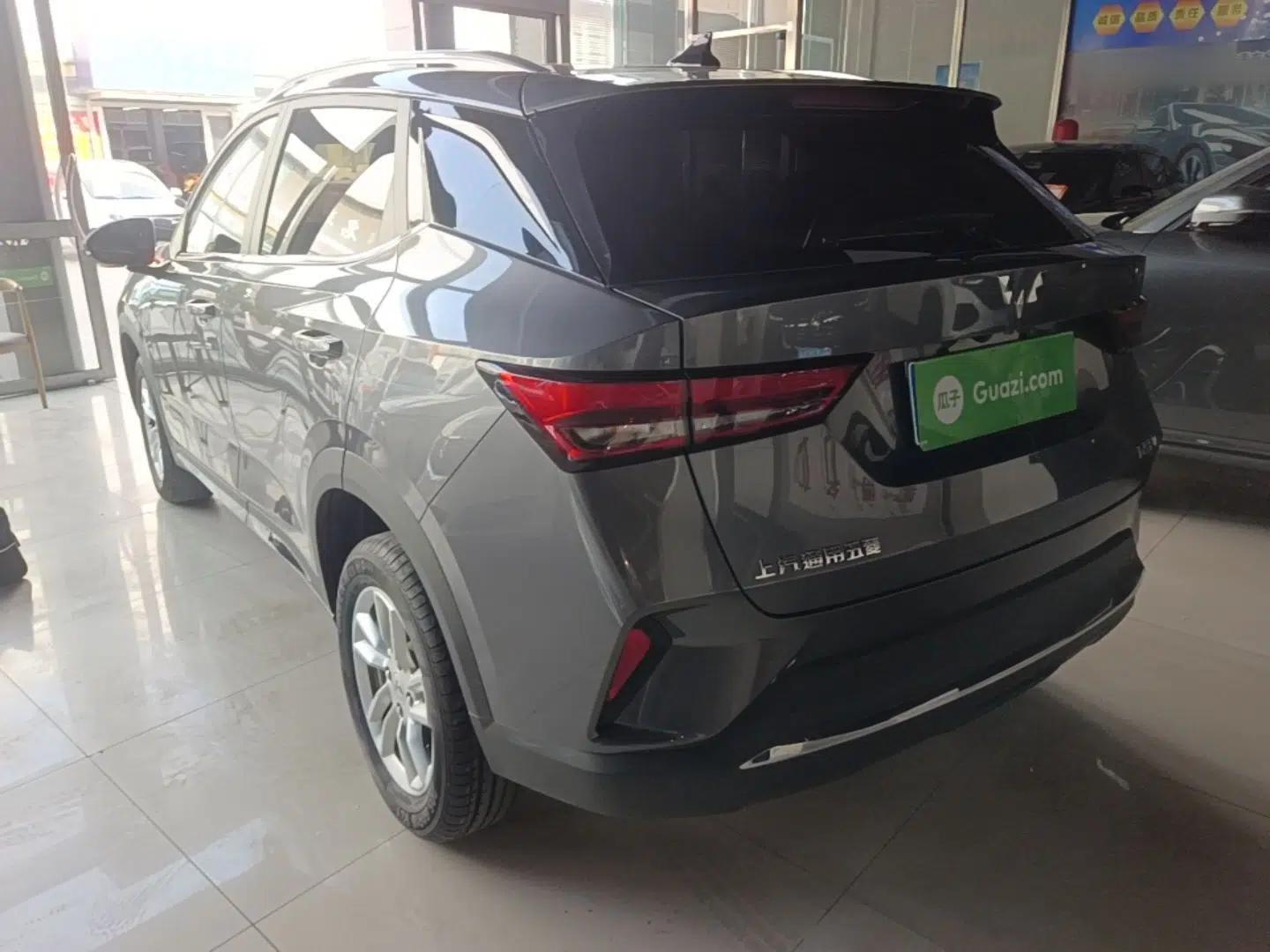 Wuling Alvez 2022 1.5L Manual Comfort Version — миниатюра 4