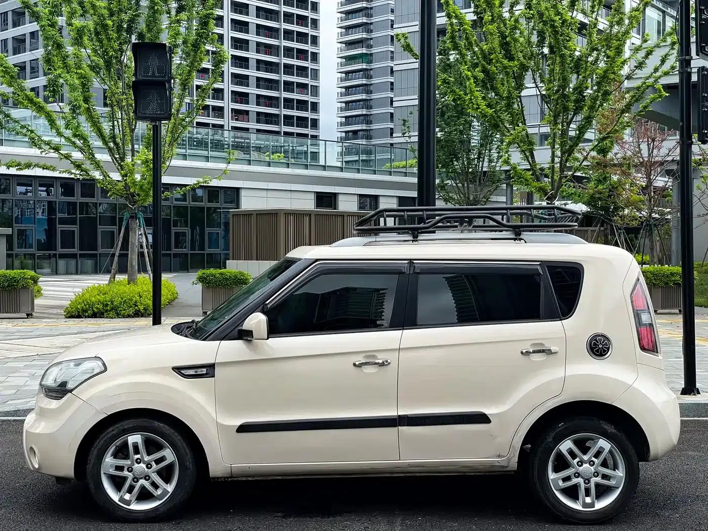 2012 Volkswagen Soul 1.6L AT Premium — миниатюра 4