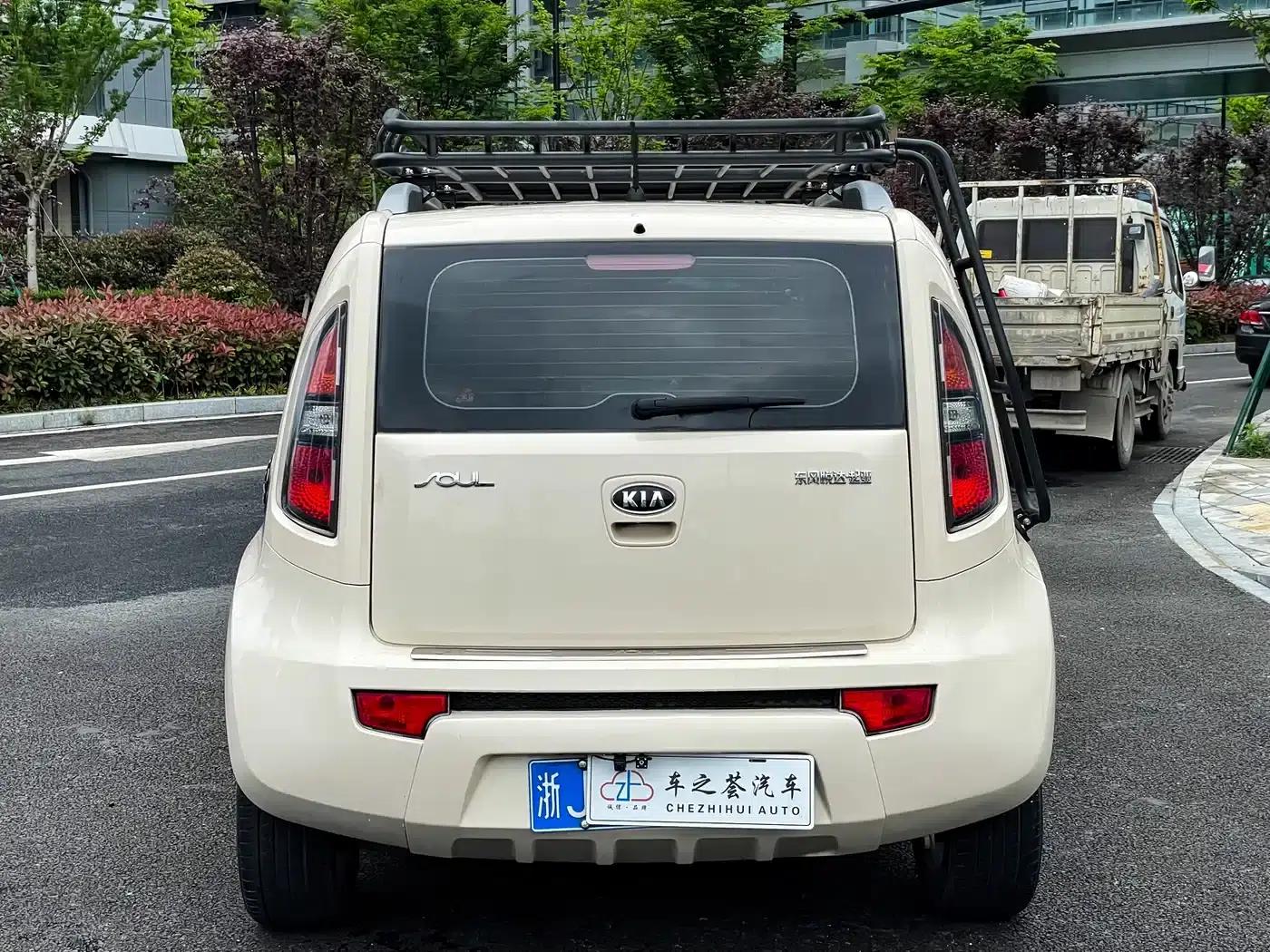 2012 Volkswagen Soul 1.6L AT Premium — миниатюра 5