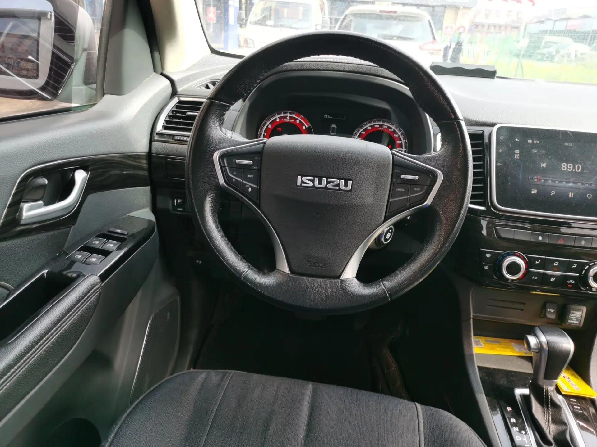 Isuzu D-MAX 2020 2.5T 4x4 Automatic Navigation Version China VI Standard Extended Length JE4D25Q6A — миниатюра 11