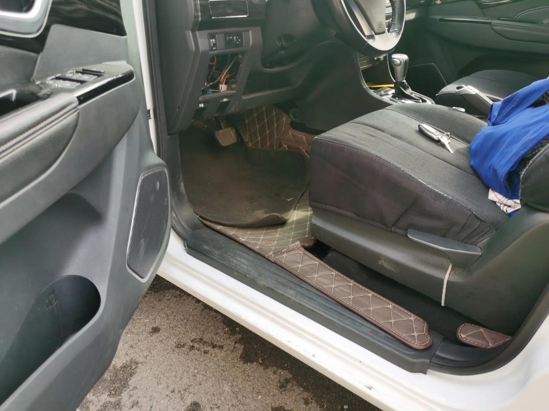 Isuzu D-MAX 2020 2.5T 4x4 Automatic Navigation Version China VI Standard Extended Length JE4D25Q6A — миниатюра 17