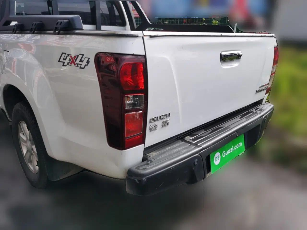 Isuzu D-MAX 2020 2.5T 4x4 Automatic Navigation Version China VI Standard Extended Length JE4D25Q6A — миниатюра 4