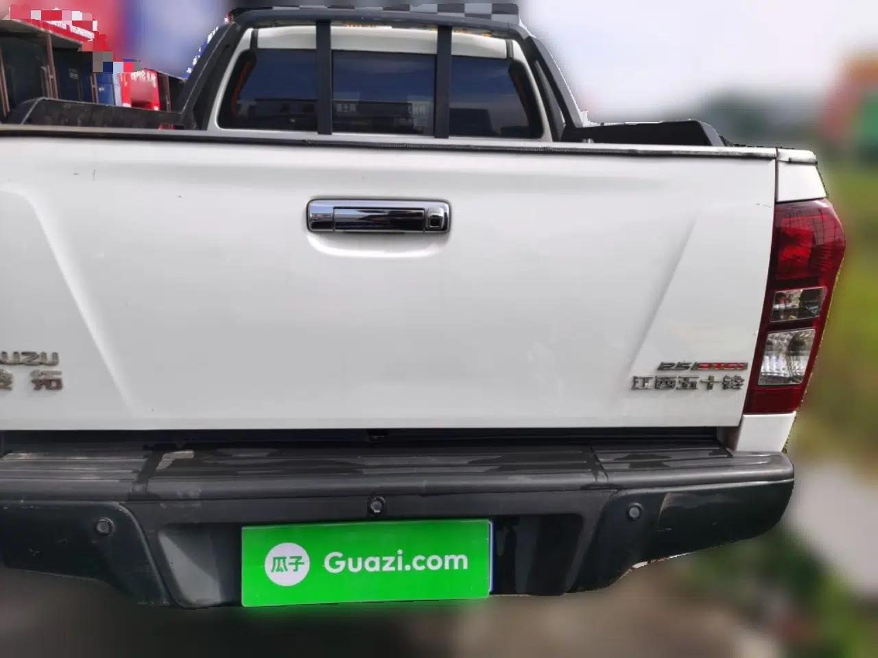 Isuzu D-MAX 2020 2.5T 4x4 Automatic Navigation Version China VI Standard Extended Length JE4D25Q6A — миниатюра 5