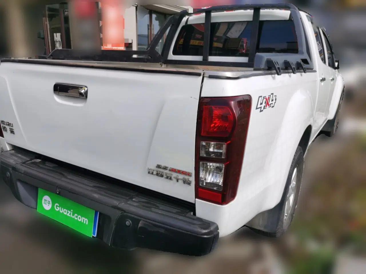 Isuzu D-MAX 2020 2.5T 4x4 Automatic Navigation Version China VI Standard Extended Length JE4D25Q6A — миниатюра 6