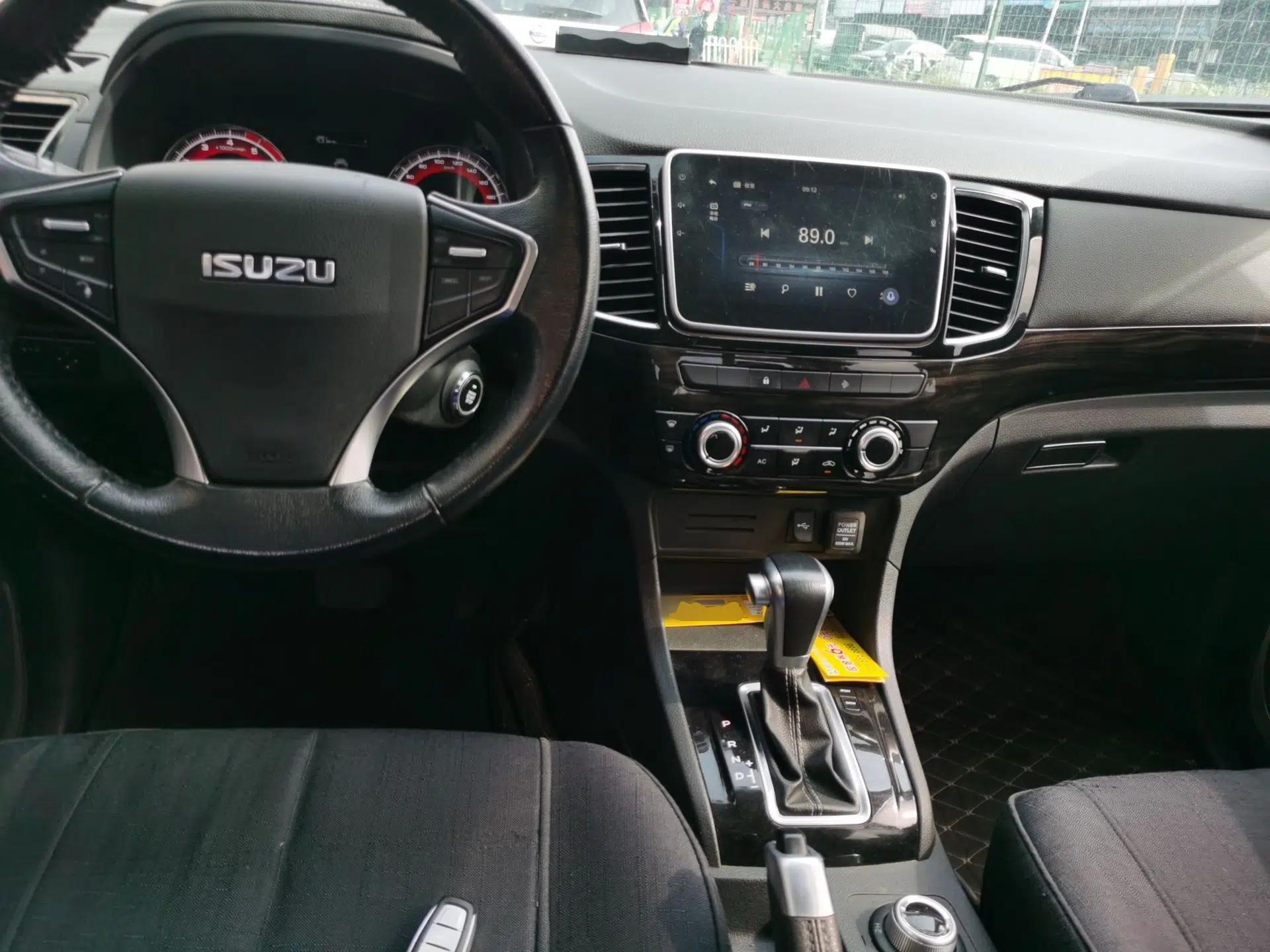 Isuzu D-MAX 2020 2.5T 4x4 Automatic Navigation Version China VI Standard Extended Length JE4D25Q6A — миниатюра 10