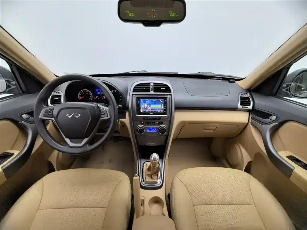 Chery Tiggo 2012 Elite Edition Facelift 1.6L Manual Comfort DVVT — миниатюра 5