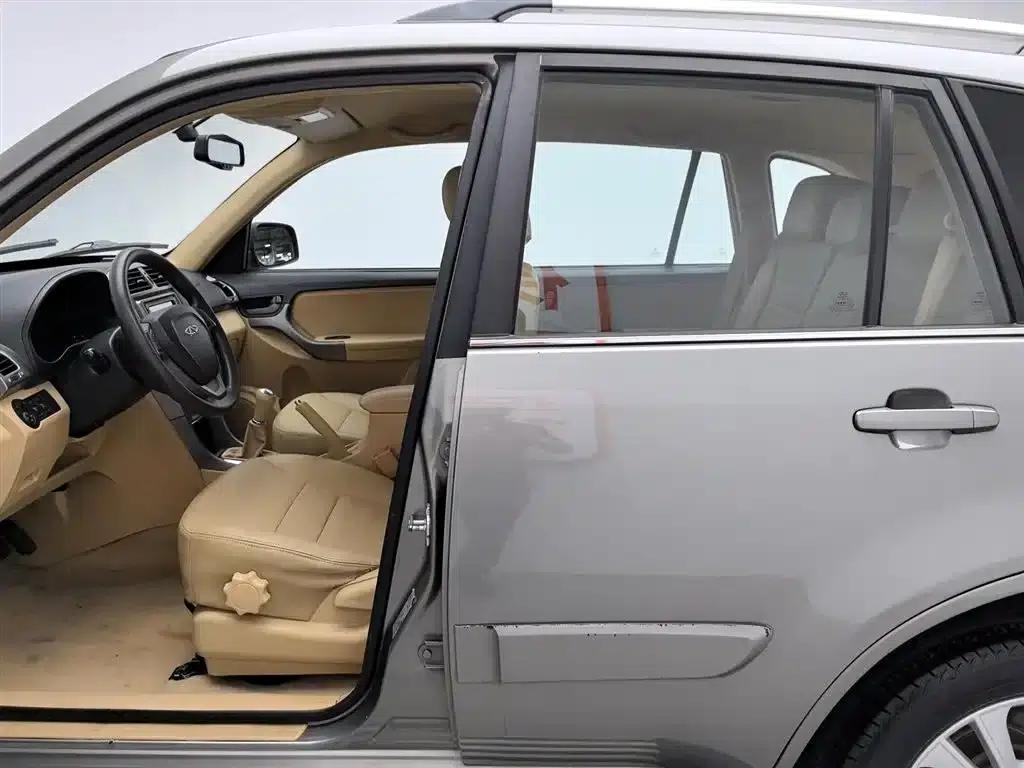 Chery Tiggo 2012 Elite Edition Facelift 1.6L Manual Comfort DVVT — миниатюра 10