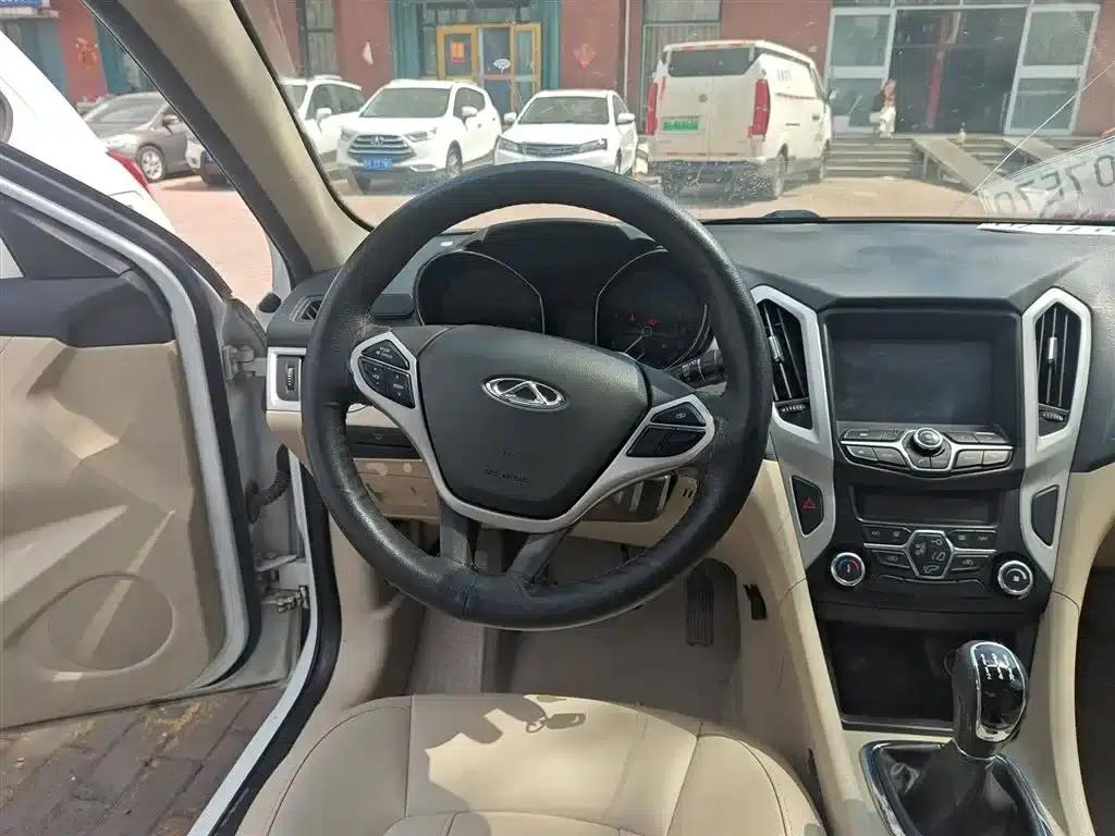 Chery Arrizo 7 2015 1.6L Manual Elite Edition — миниатюра 11