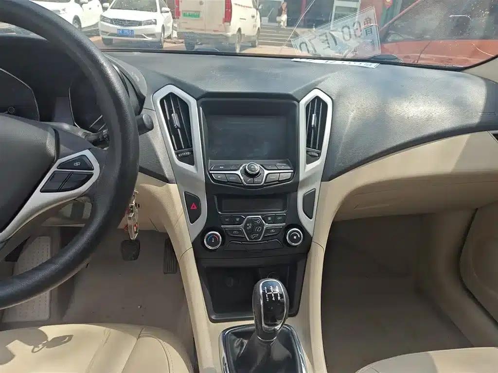 Chery Arrizo 7 2015 1.6L Manual Elite Edition — миниатюра 13