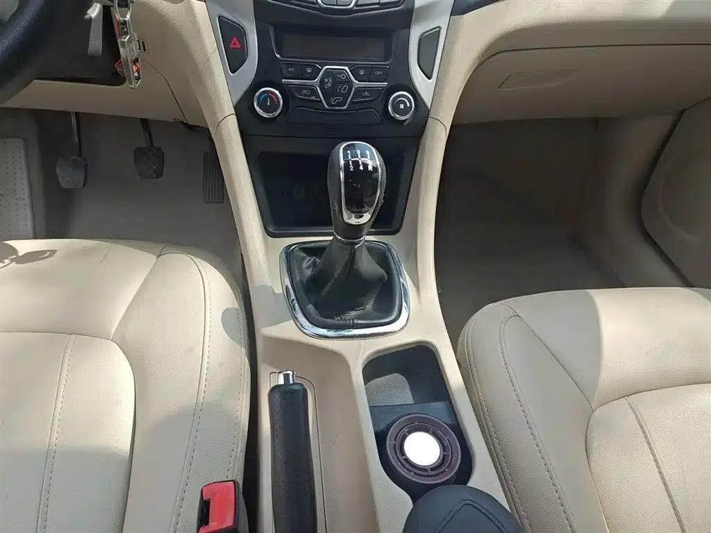 Chery Arrizo 7 2015 1.6L Manual Elite Edition — миниатюра 14