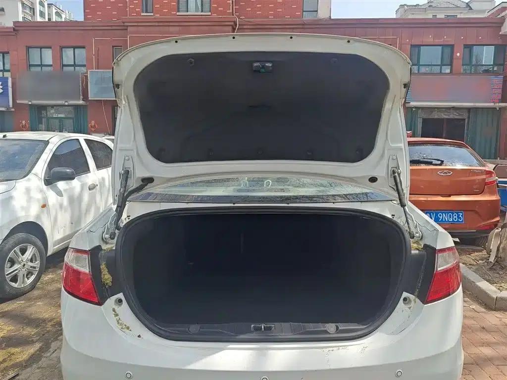 Chery Arrizo 7 2015 1.6L Manual Elite Edition — миниатюра 19