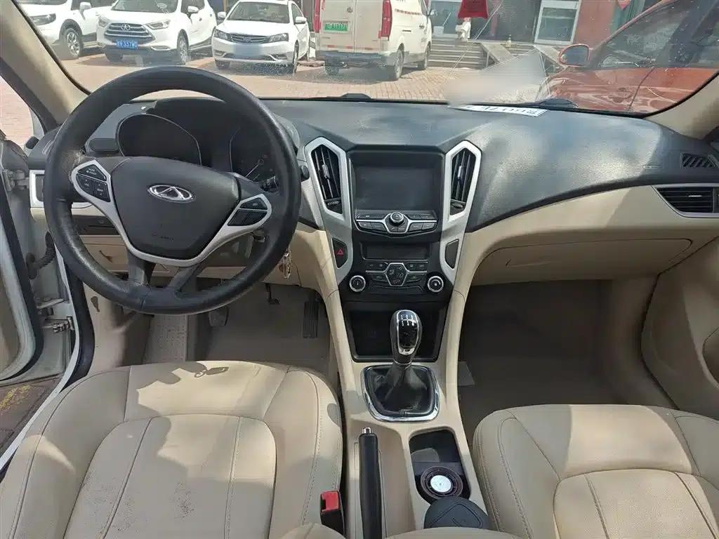 Chery Arrizo 7 2015 1.6L Manual Elite Edition — миниатюра 10