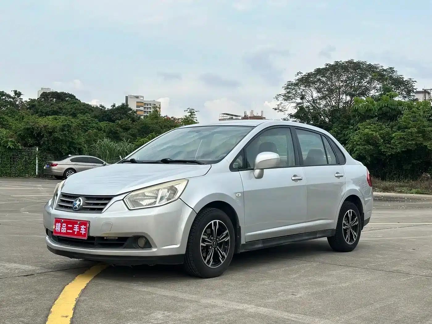 Venucia D50 2012 1.6L Automatic Comfort Edition — миниатюра 1
