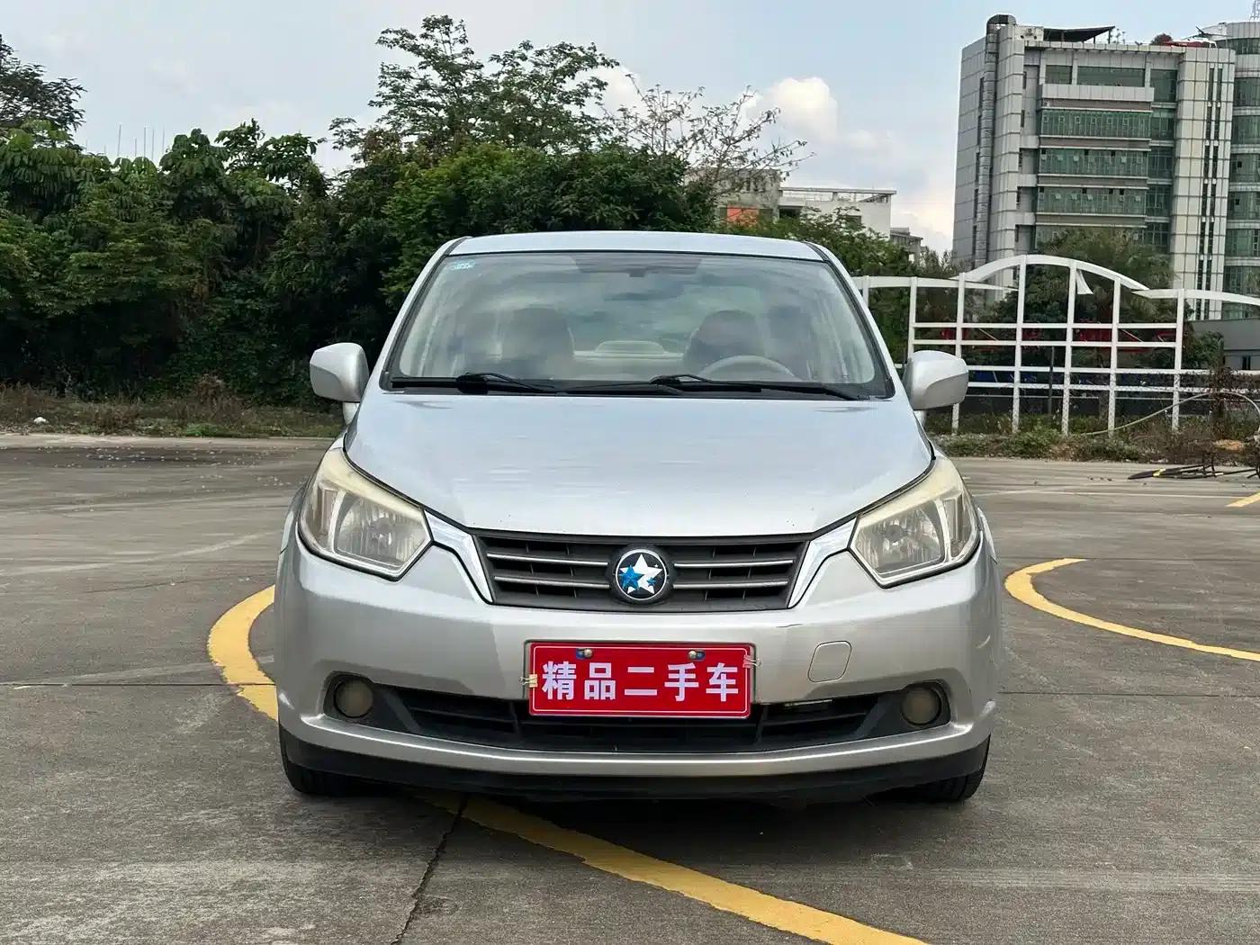 Venucia D50 2012 1.6L Automatic Comfort Edition — миниатюра 2