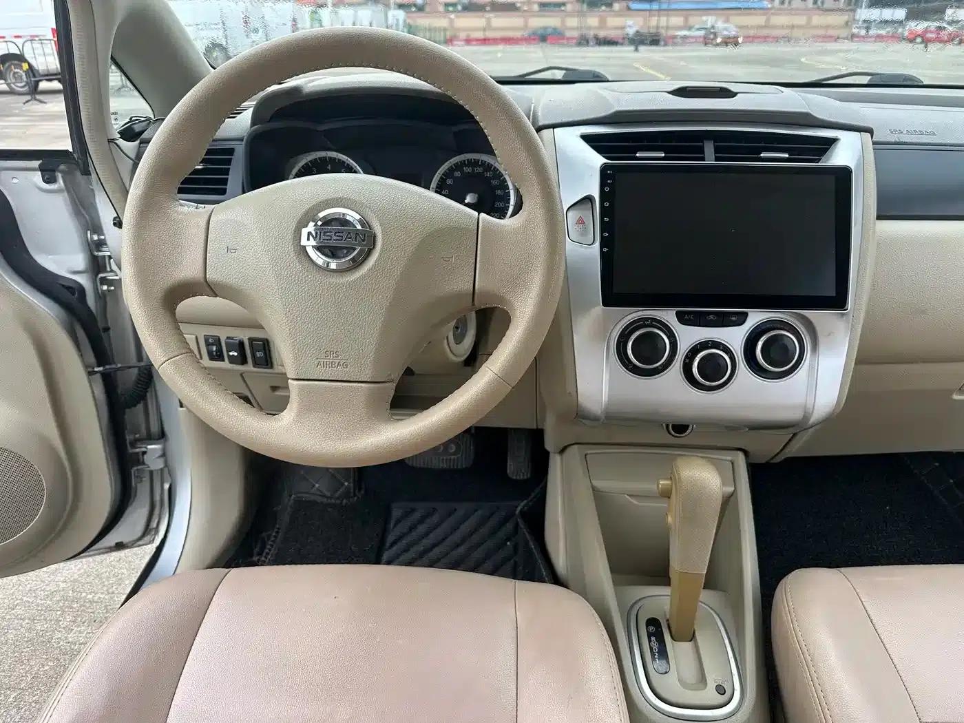 Venucia D50 2012 1.6L Automatic Comfort Edition — миниатюра 7