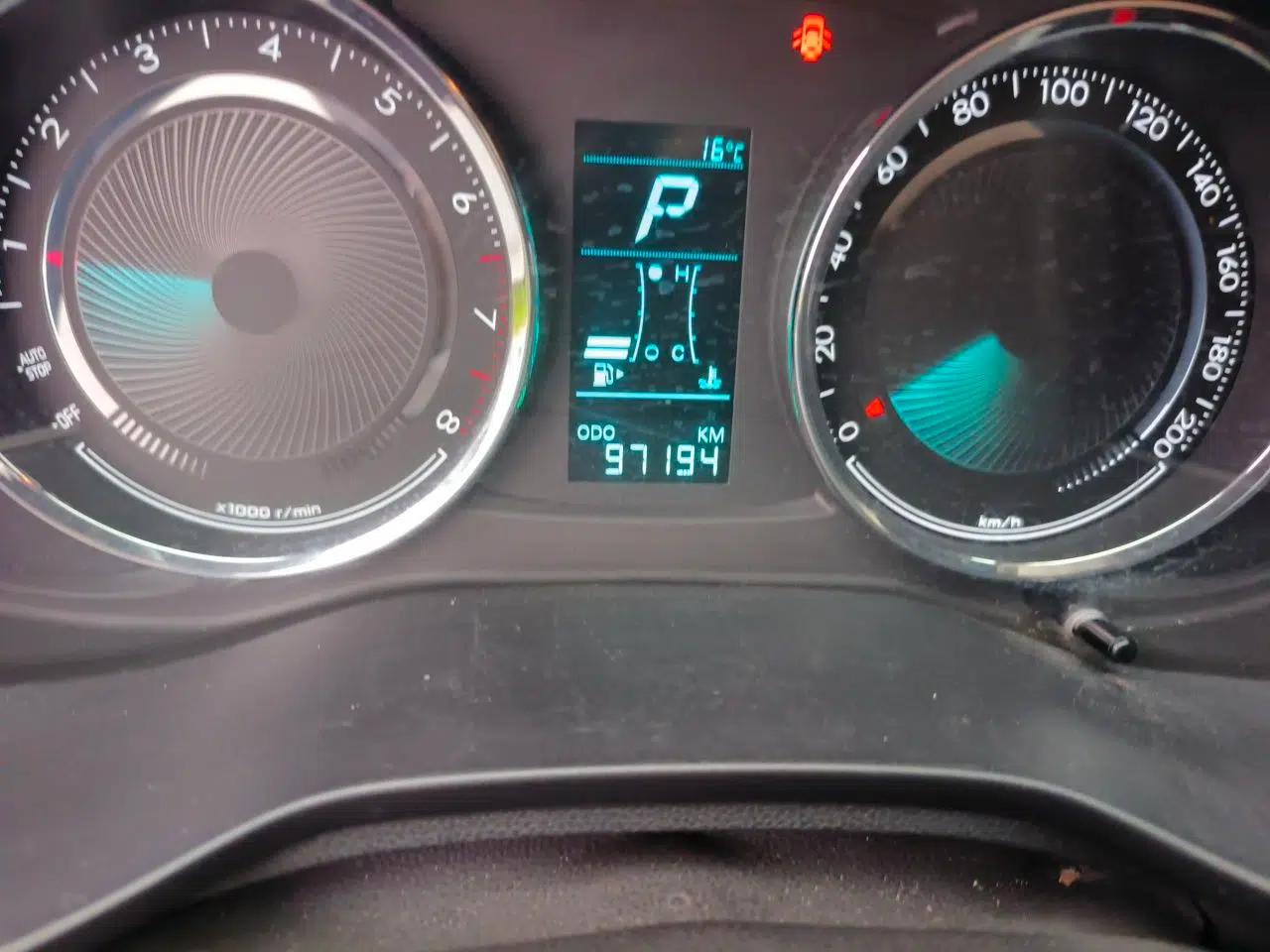 Chevrolet Lova RV 2018 1.5L Automatic Smart Drive Model — миниатюра 13