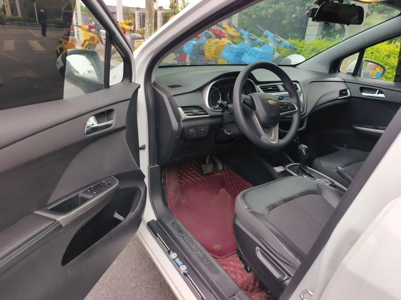 Chevrolet Lova RV 2018 1.5L Automatic Smart Drive Model — миниатюра 17