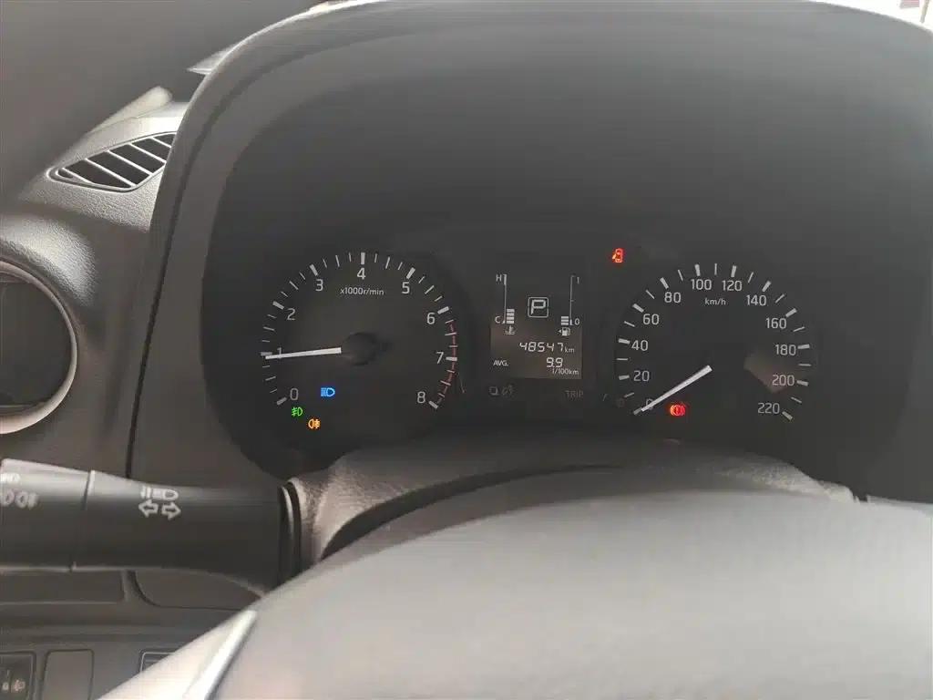 2017 Navara 2.5L Automatic 2WD Luxury Edition QR25 — миниатюра 12