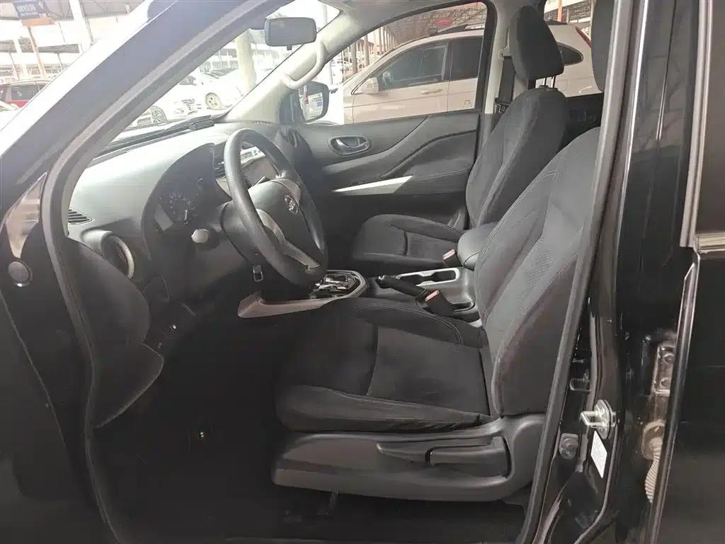 2017 Navara 2.5L Automatic 2WD Luxury Edition QR25 — миниатюра 15
