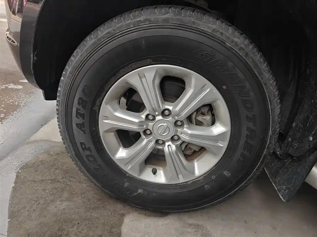 2017 Navara 2.5L Automatic 2WD Luxury Edition QR25 — миниатюра 23