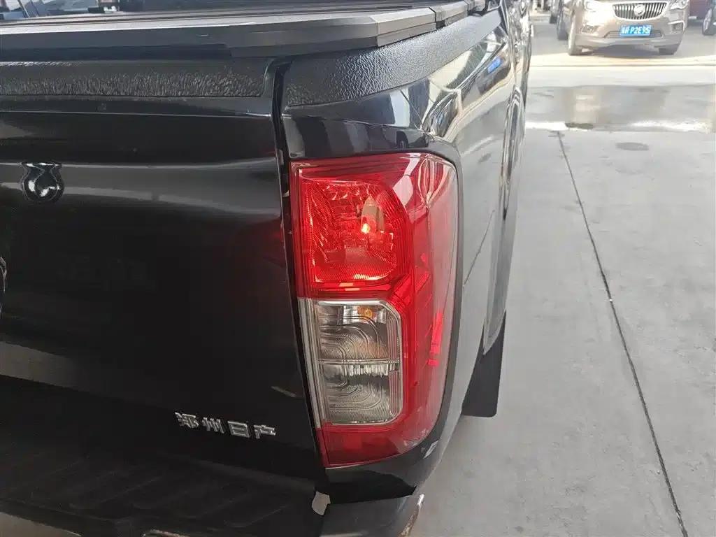 2017 Navara 2.5L Automatic 2WD Luxury Edition QR25 — миниатюра 8