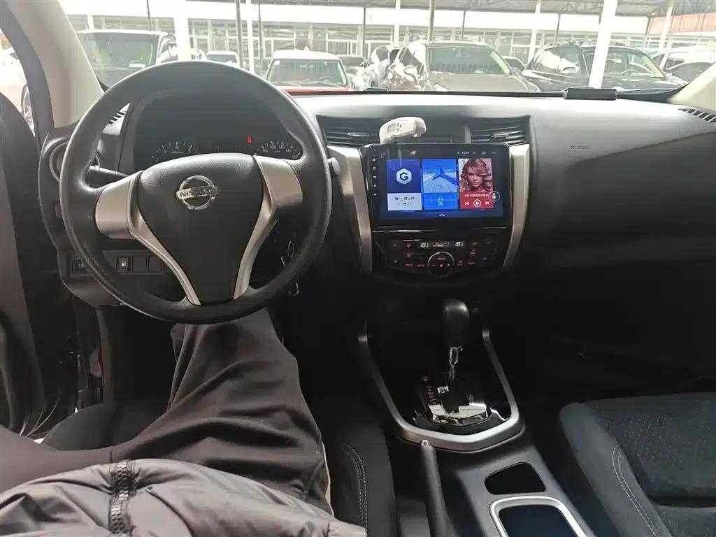 2017 Navara 2.5L Automatic 2WD Luxury Edition QR25 — миниатюра 10