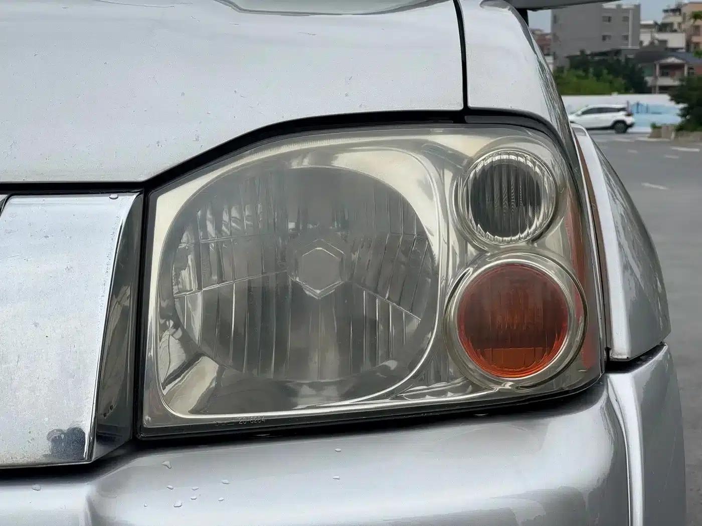 Nissan Paladin 2004 2.4L 4WD Luxury — миниатюра 12