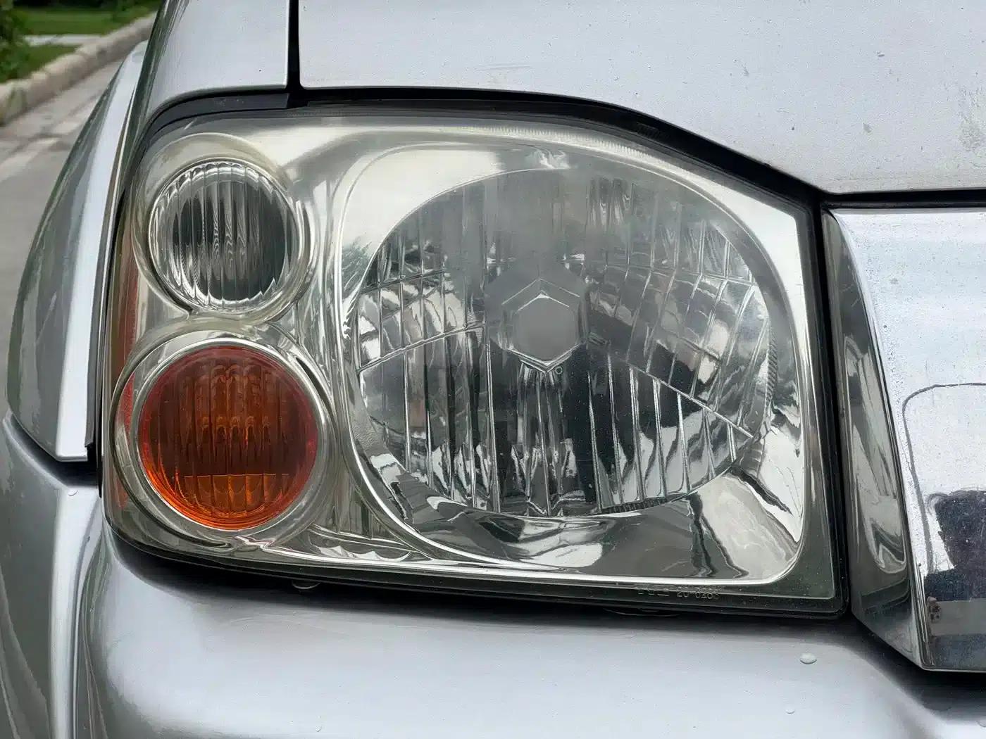Nissan Paladin 2004 2.4L 4WD Luxury — миниатюра 13