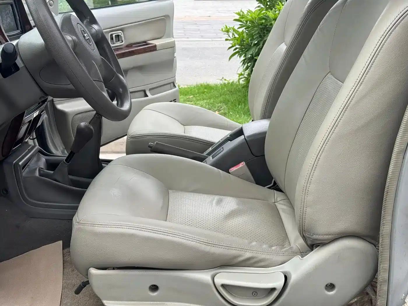 Nissan Paladin 2004 2.4L 4WD Luxury — миниатюра 20