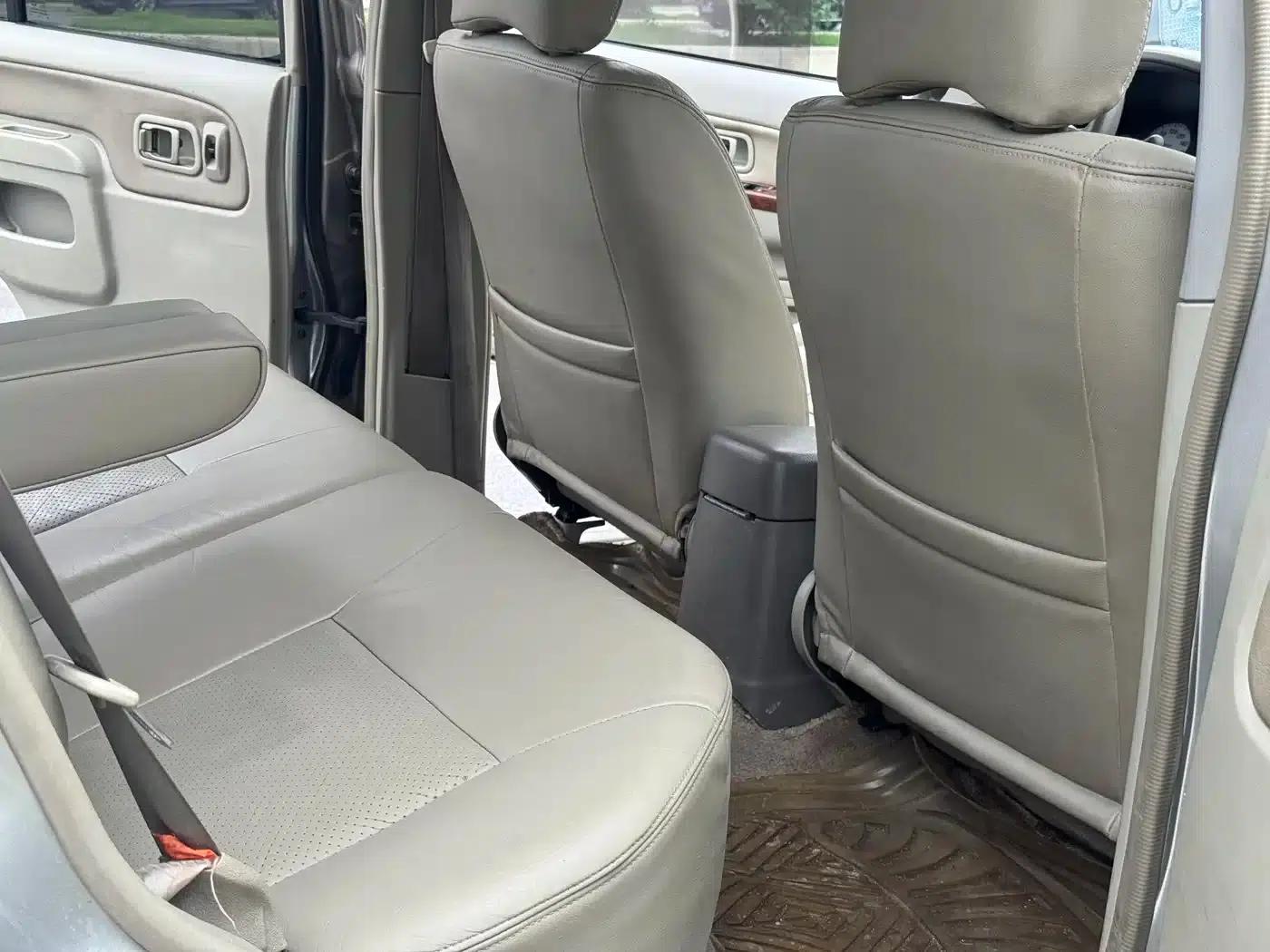 Nissan Paladin 2004 2.4L 4WD Luxury — миниатюра 26