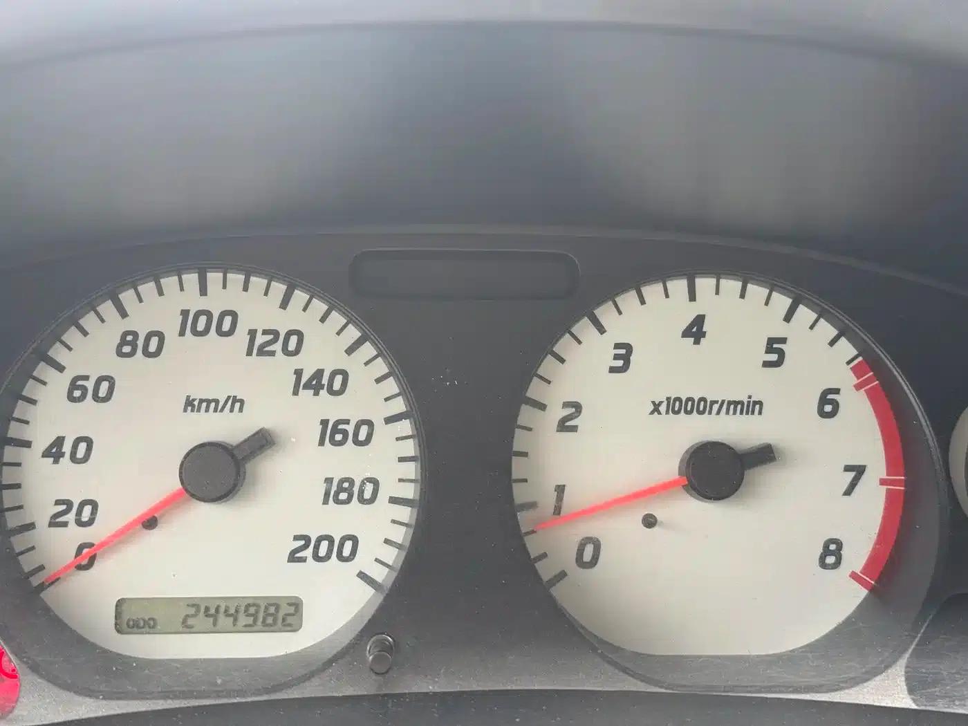 Nissan Paladin 2004 2.4L 4WD Luxury — миниатюра 31