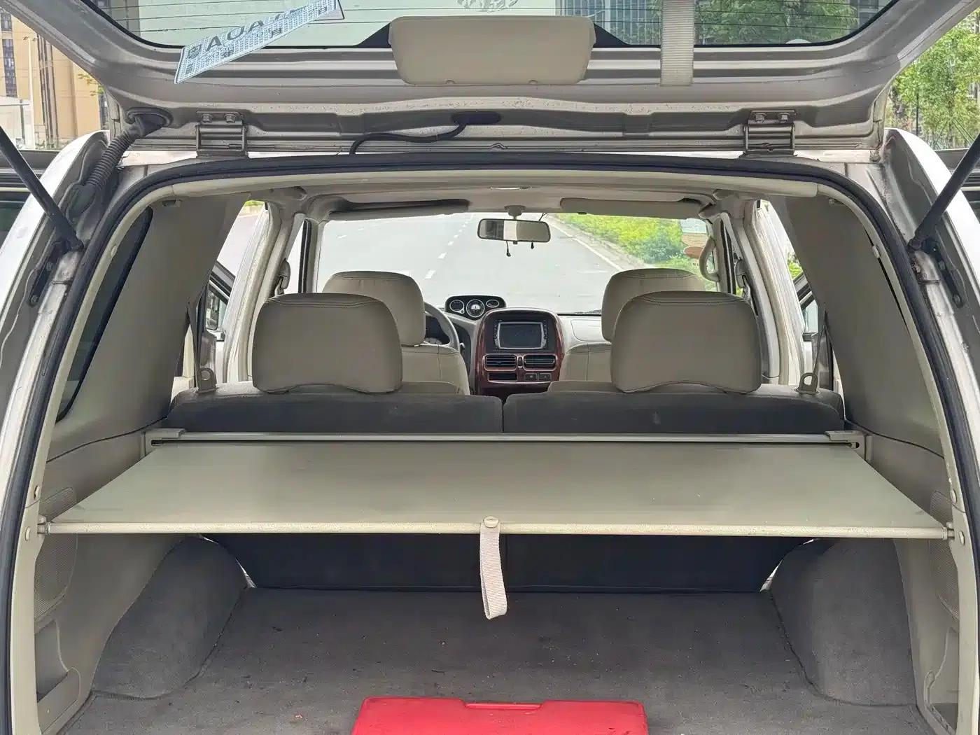 Nissan Paladin 2004 2.4L 4WD Luxury — миниатюра 32