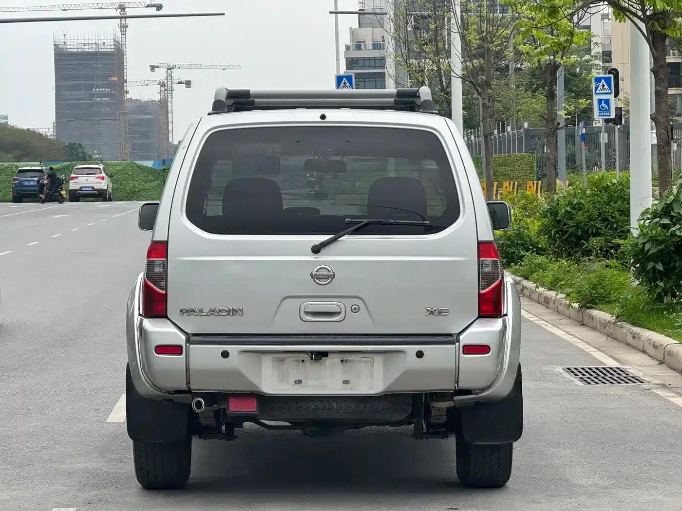 Nissan Paladin 2004 2.4L 4WD Luxury — миниатюра 5