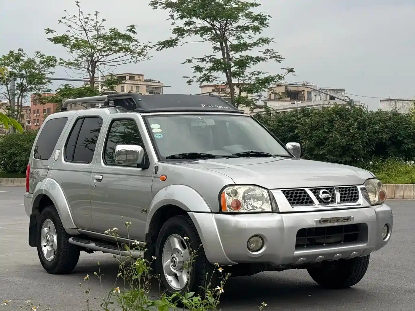 Nissan Paladin 2004 2.4L 4WD Luxury — миниатюра 6