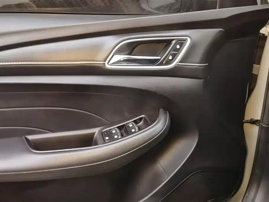 Roewe Ei5 2018 Internet Flagship Edition — миниатюра 7