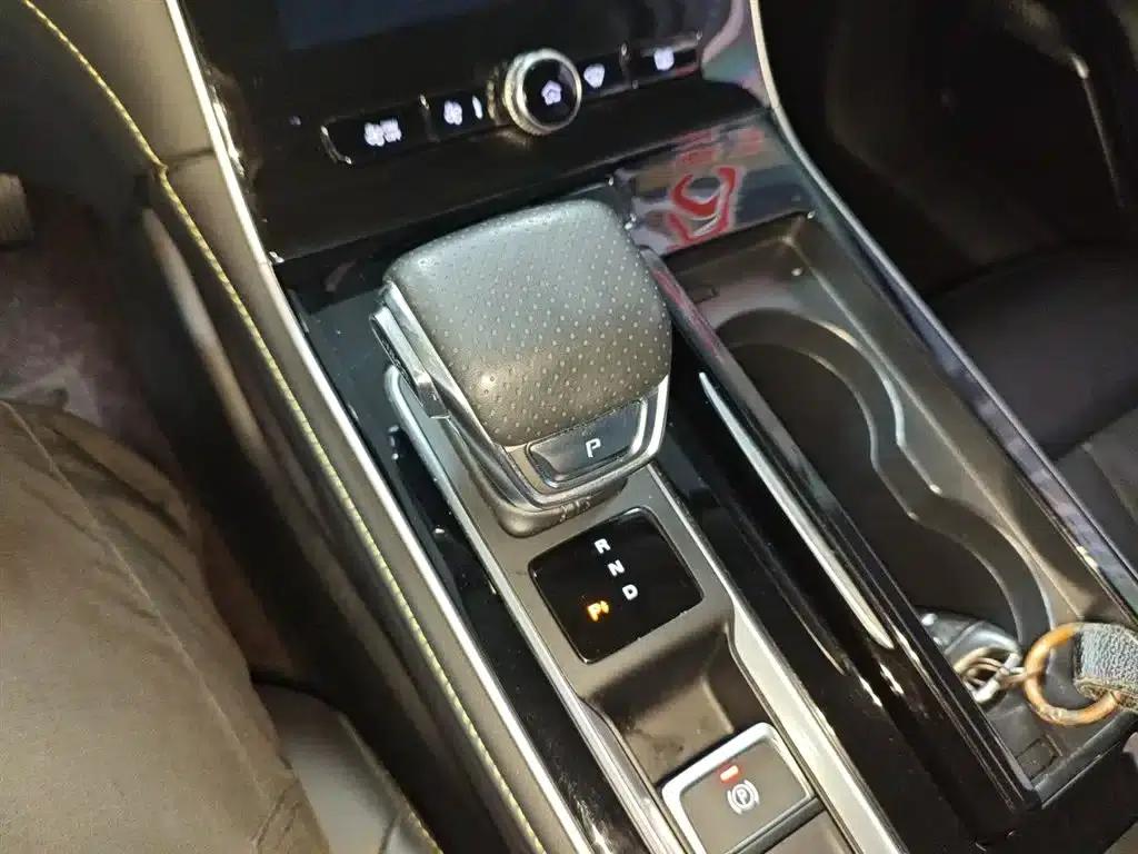 Roewe i6 MAX New Energy 2020 1.5T PHEV Cool Edition — миниатюра 14
