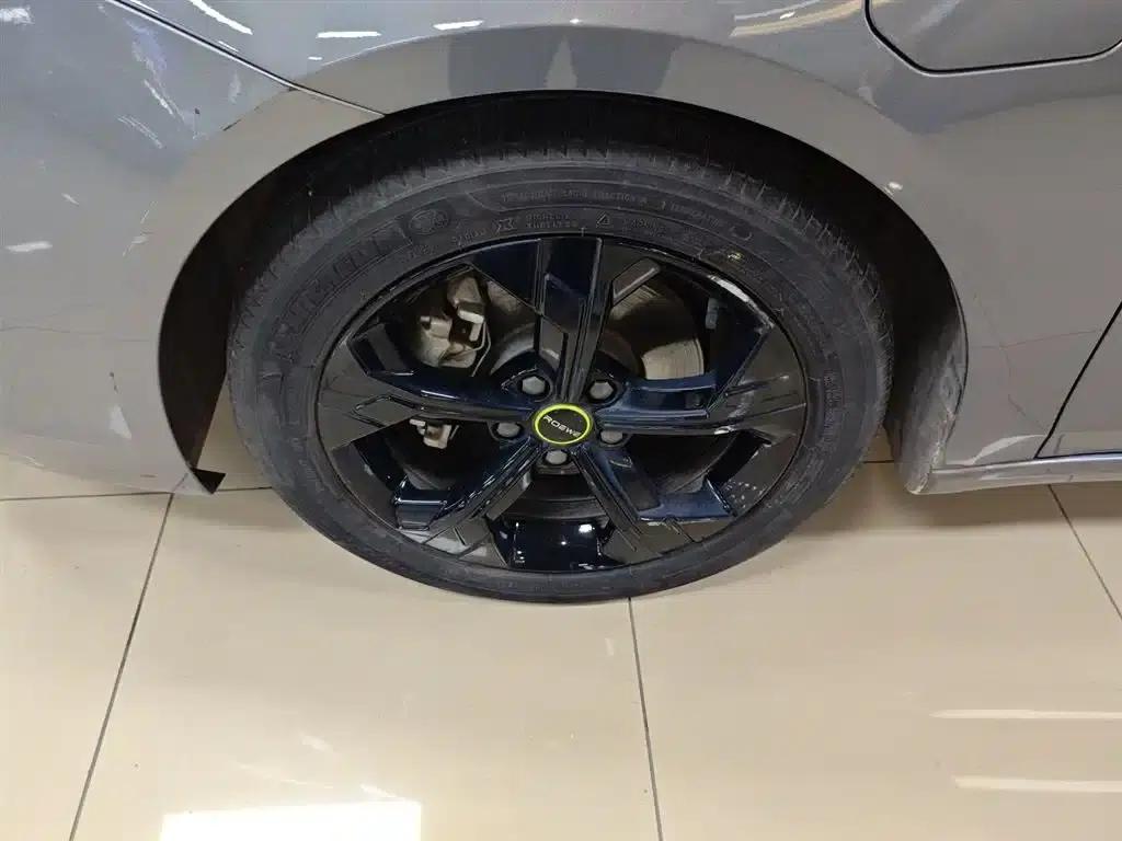 Roewe i6 MAX New Energy 2020 1.5T PHEV Cool Edition — миниатюра 23