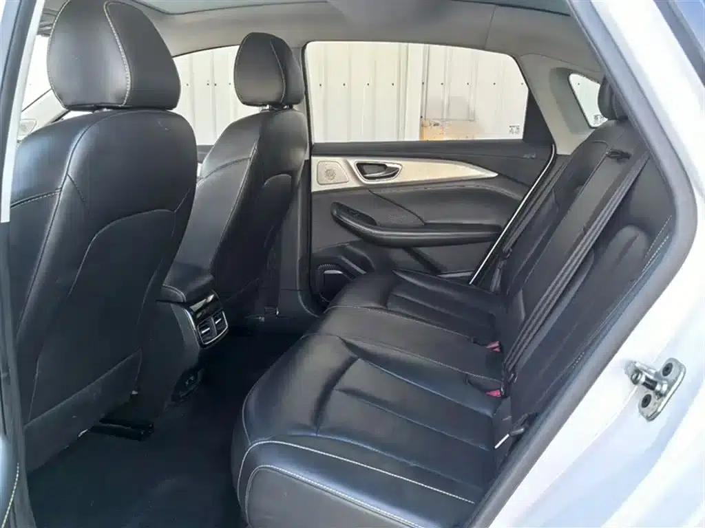 Roewe i6 MAX New Energy 2023 EV 420 Panoramic Roof Special Edition — миниатюра 21