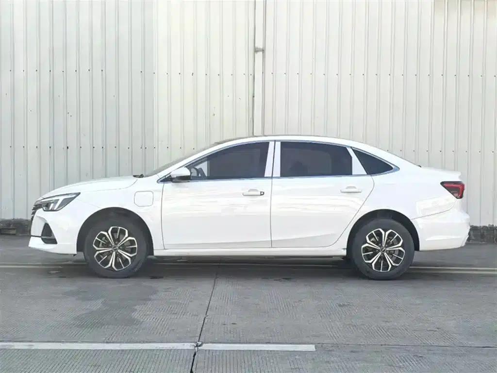 Roewe i6 MAX New Energy 2023 EV 420 Panoramic Roof Special Edition — миниатюра 9