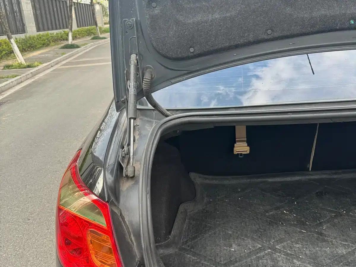 Roewe 550 2014 Model 550S 1.8L Automatic Smart Selection Edition — миниатюра 26