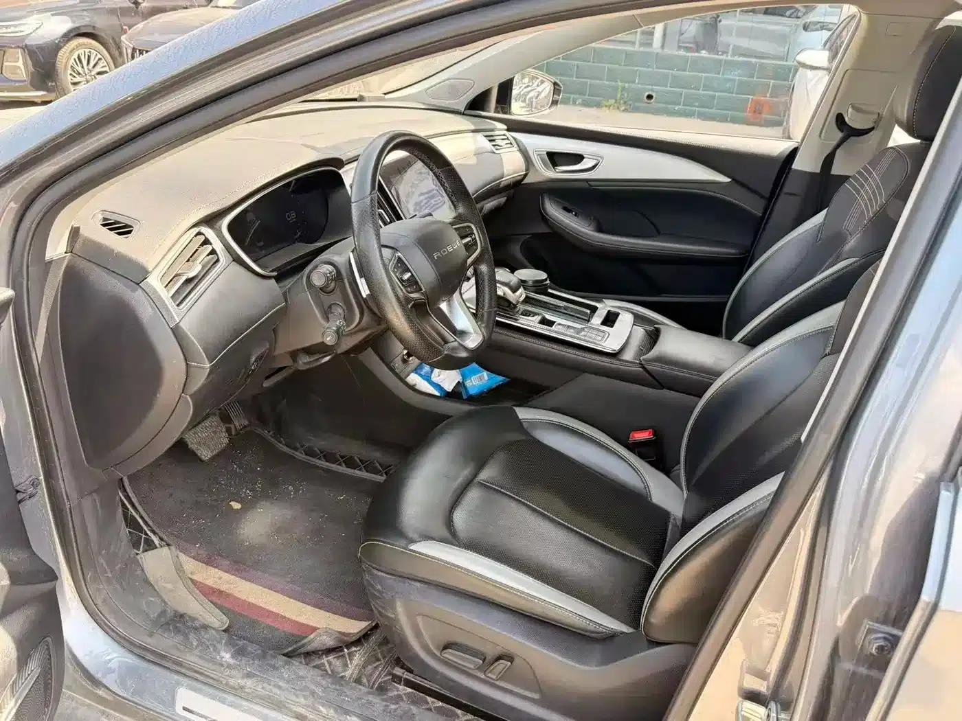 Roewe i6 MAX 2020 300TGI Automatic Cool Panoramic Sunroof Edition — миниатюра 5